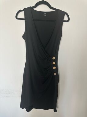 SHEIN Black Sleeveless Wrap Dress with Wooden Button Accent